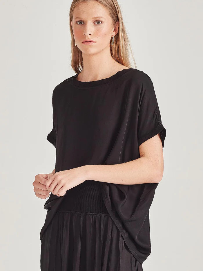 Poppet Top Black Sills